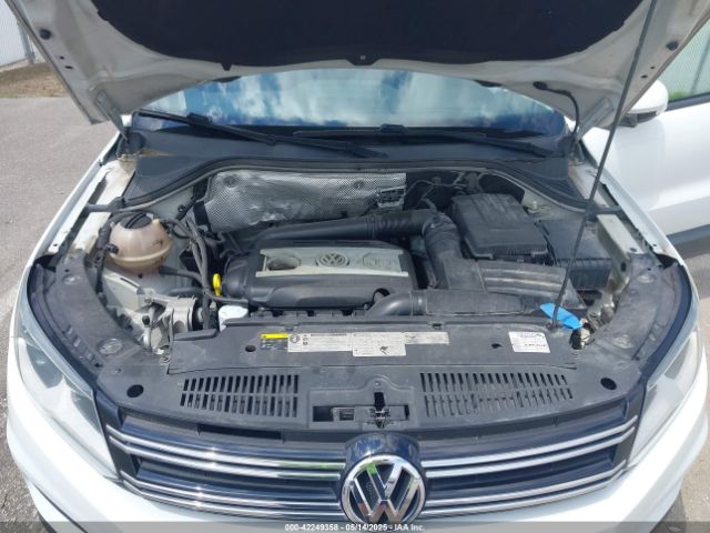 WVGAV7AX8FW606559 Volkswagen TIGUAN S