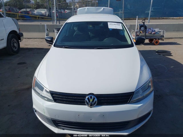 3VW2K7AJ8EM375977 Volkswagen 2014