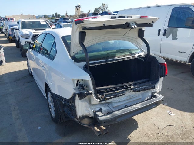 3VW2K7AJ8EM375977 Volkswagen 2014