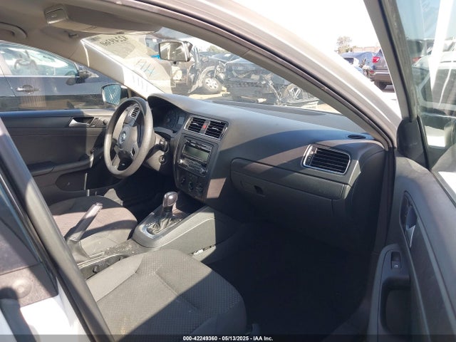 3VW2K7AJ8EM375977 Volkswagen 2014