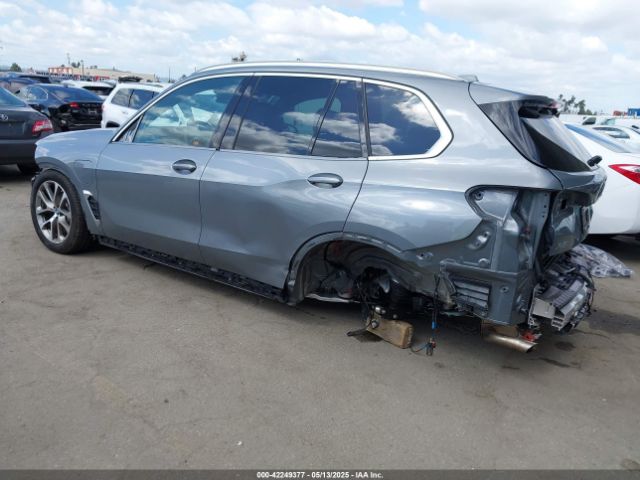 2025 BMW X5 PHEV 5UX43EU05S9X93776 Photo 2