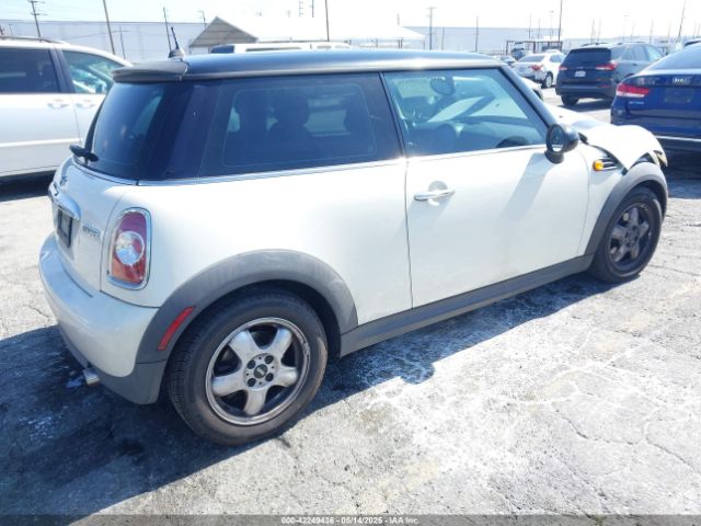 2011 MINI COOPER WMWSU3C52BT095133 Photo 3