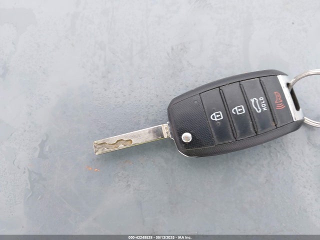 5XXGT4L38LG386043 KIA Optima Lx