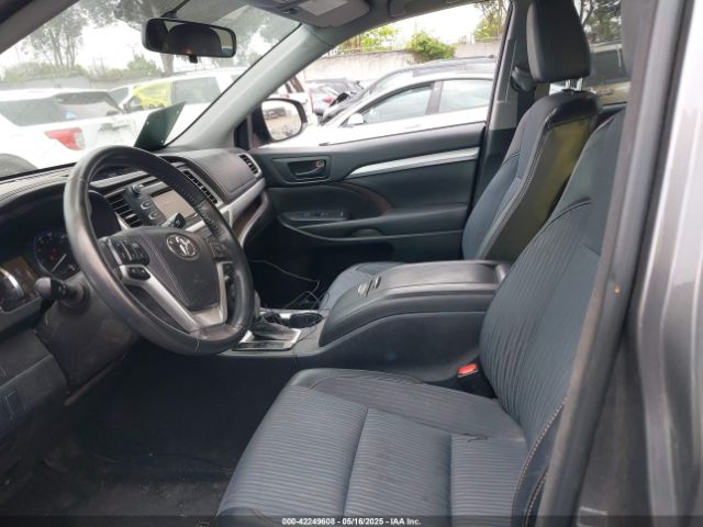 5TDZKRFH6FS107336 Toyota Highlander Le Plus V6
