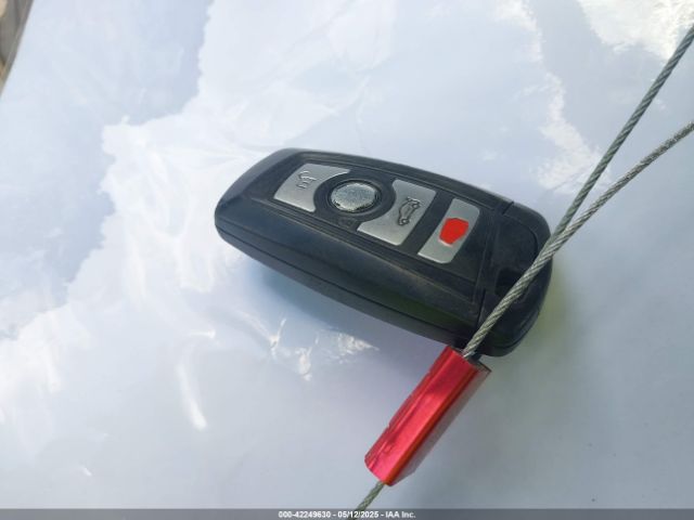 WBA8A9C36HK864042 BMW 320i