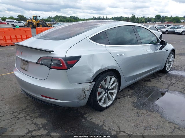 2018 TESLA MODEL 3 5YJ3E1EA6JF039278 Photo 3