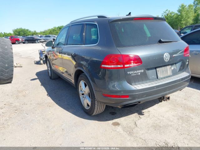 2012 VOLKSWAGEN TOUAREG WVGFF9BP3CD003376 Photo 2