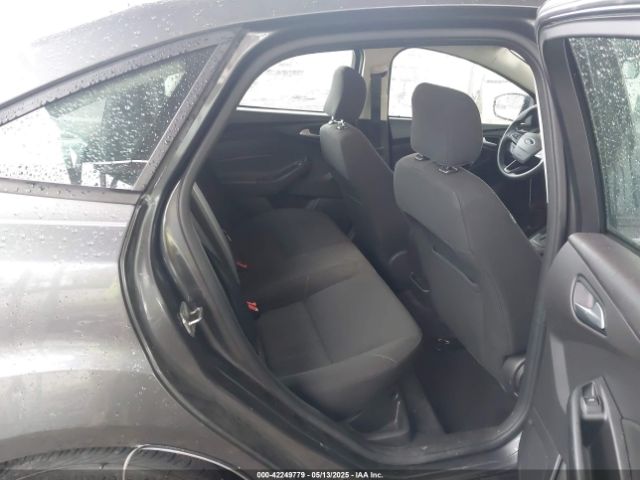 1FADP3F20HL296869 Ford FOCUS SE