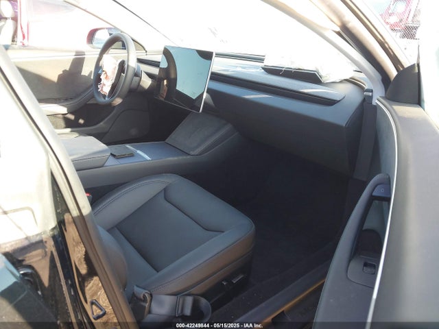 2025 TESLA MODEL 3 5YJ3E1EB3SF926394 Photo 4