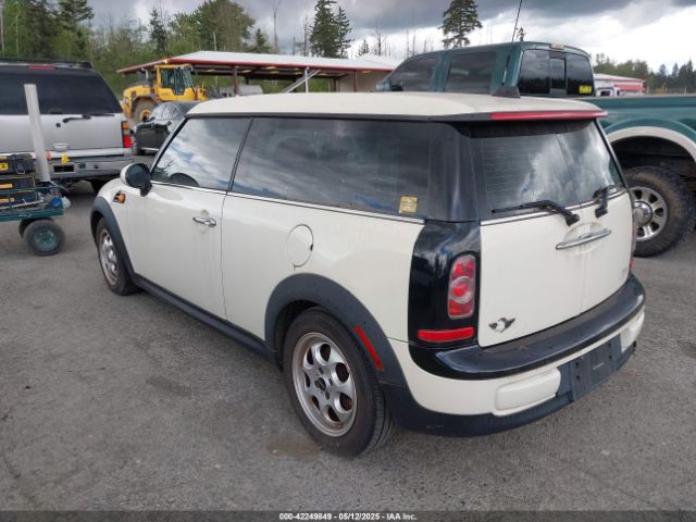 2014 MINI CLUBMAN WMWZF3C59ET492934 Photo 2