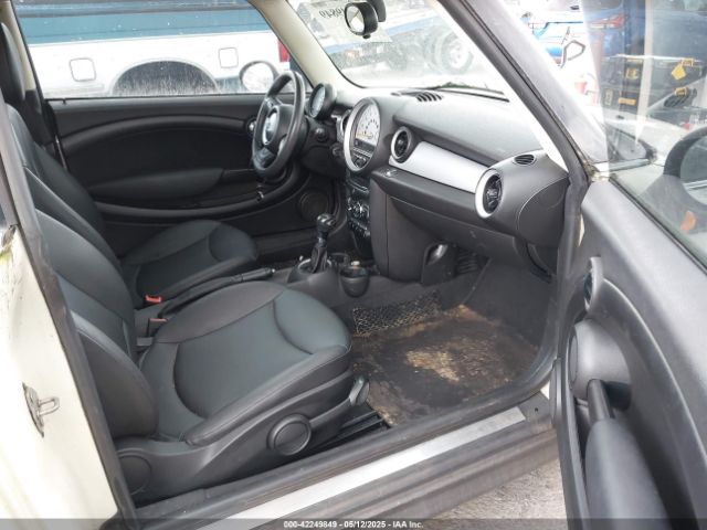 2014 MINI CLUBMAN WMWZF3C59ET492934 Photo 4