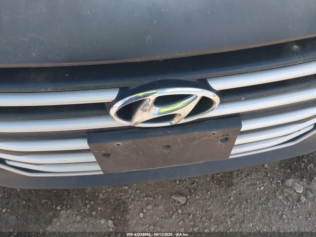 KMHD74LF2HU083807 Hyundai ELANTRA SE