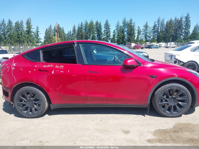 7SAYGDEE5NF365697 Tesla 2022