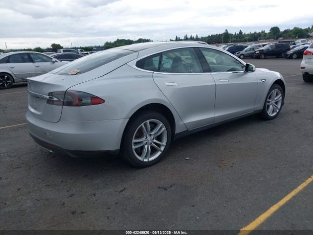 2013 TESLA MODEL S 5YJSA1CNXDFP05754 Photo 3
