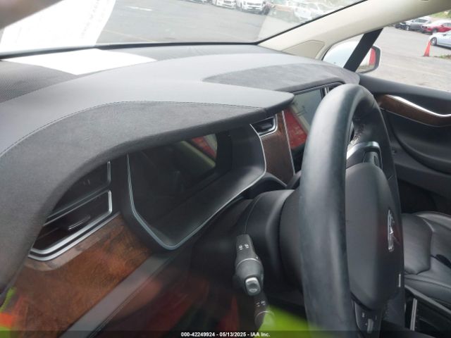 5YJXCDE26HF034495 Tesla MODEL X