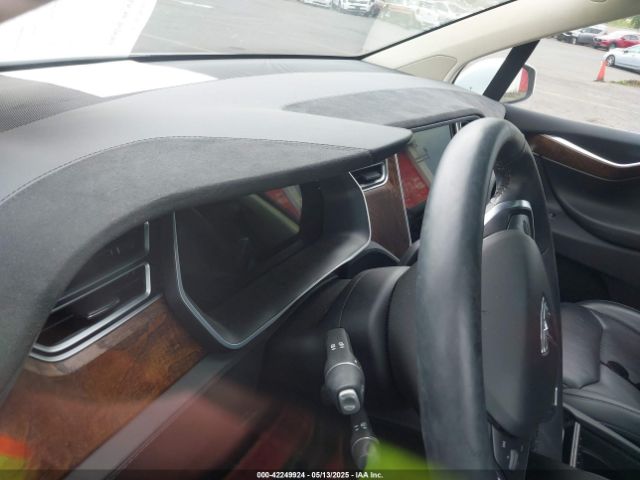 5YJXCDE26HF034495 Tesla MODEL X