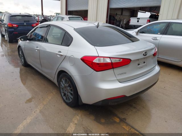 KNAFX4A68G5575988 KIA FORTE LX