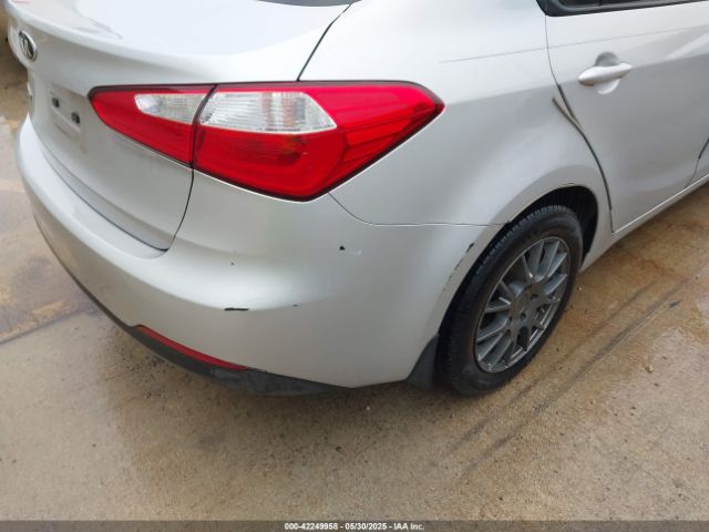 KNAFX4A68G5575988 KIA FORTE LX