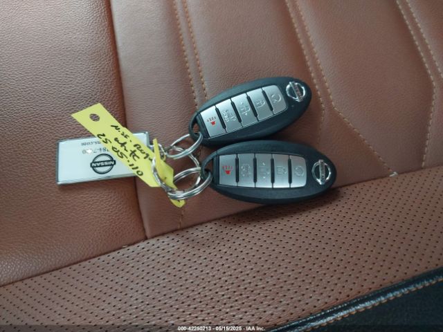 5N1AT2MV8KC840022 Nissan Rogue Sl