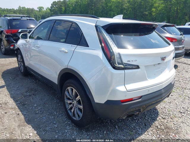 2019 CADILLAC XT4 1GYFZER40KF163373 Photo 2