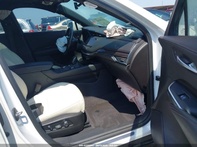 2019 CADILLAC XT4 1GYFZER40KF163373 Photo 4