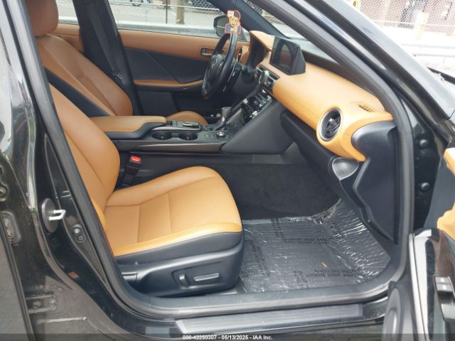 2021 LEXUS IS 300 JTHC81F27M5045061 Photo 4