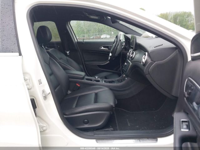 WDCTG4EB4HJ350354 Mercedes-Benz GLA 250