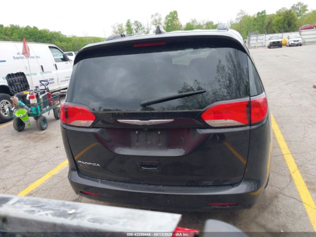 2C4RC1DG9HR620973 Chrysler Pacifica Touring