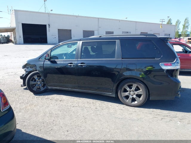 5TDXK3DC7FS631929 Toyota Sienna Se Premium 8 Passenger