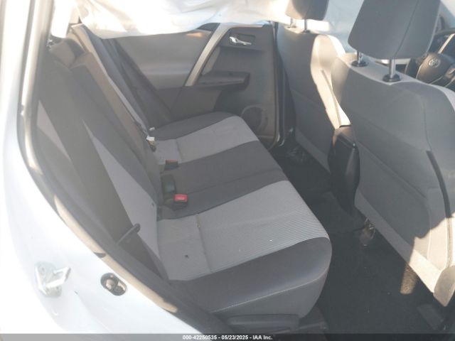 JTMWFREV8FD080201 Toyota Rav4 Xle