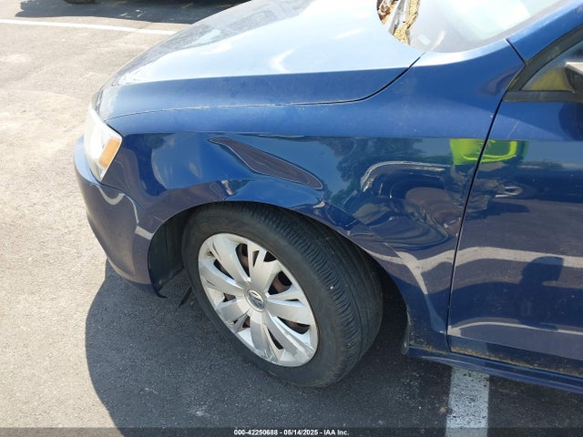 3VWD17AJ5EM309737 Volkswagen Jetta 1.8t Se