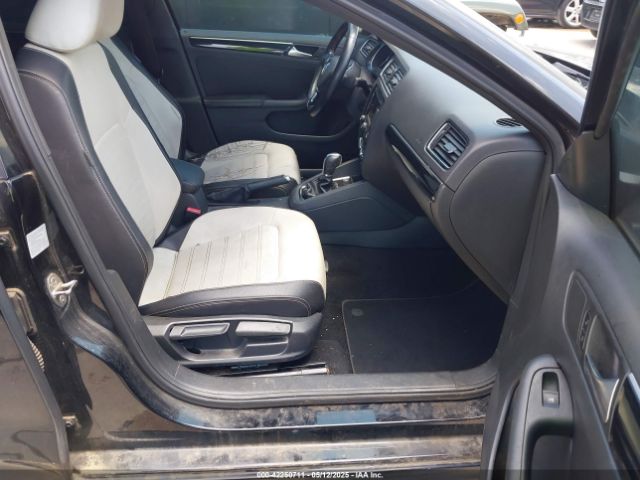 3VWD17AJ1FM407228 Volkswagen Jetta 1.8t Sport