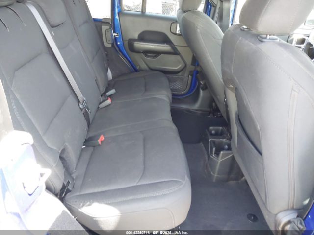 1C4HJXEG2JW211116 Jeep Wrangler Unlimited Sahara 4x4