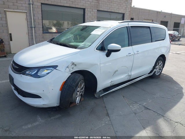 Chrysler Voyager 2020 2C4RC1DG4LR148576 Image 2
