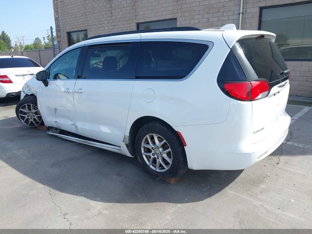 Chrysler Voyager 2020 2C4RC1DG4LR148576 Image 3