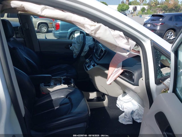 Chrysler Voyager 2020 2C4RC1DG4LR148576 Image 5