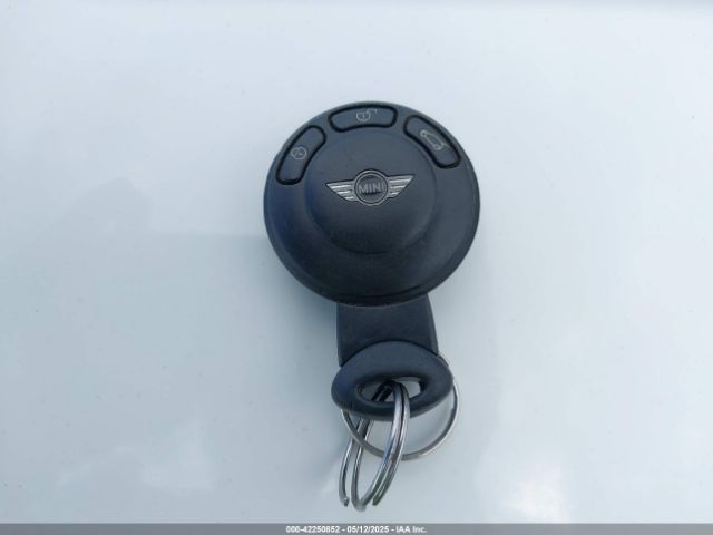 2009 MINI COOPER CLUBMAN WMWML33509TX34213 Photo 10