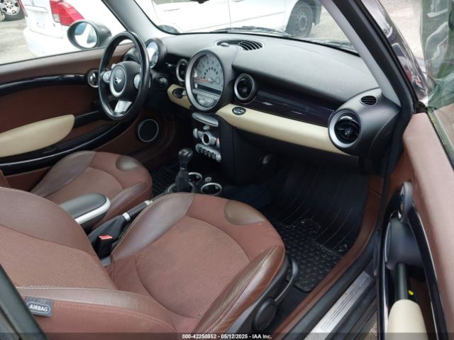 2009 MINI COOPER CLUBMAN WMWML33509TX34213 Photo 4
