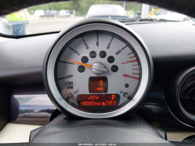 2009 MINI COOPER CLUBMAN WMWML33509TX34213 Photo 6