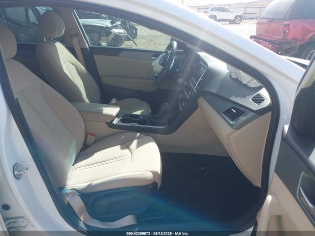 5NPE24AF0JH704634 Hyundai SONATA SE