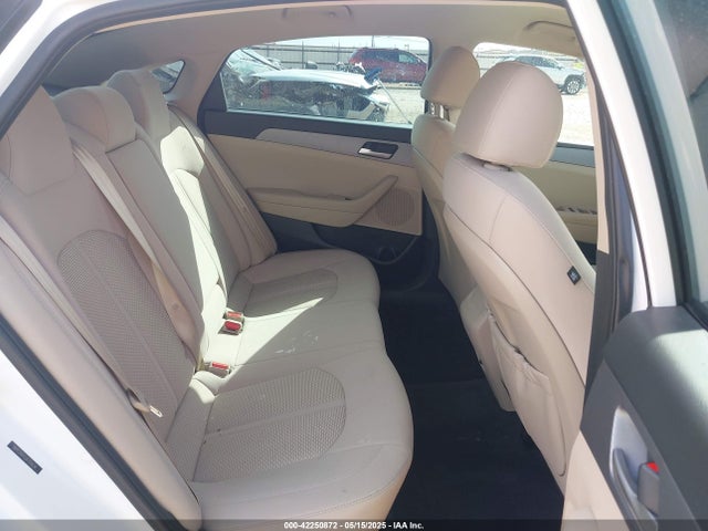 5NPE24AF0JH704634 Hyundai SONATA SE