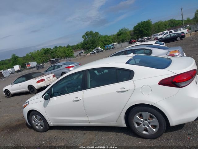 3KPFK4A7XJE170222 KIA FORTE LX