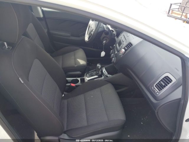 3KPFK4A7XJE170222 KIA FORTE LX