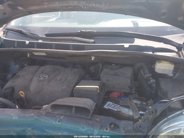 5TDYZ3DC2JS926543 Toyota Sienna Xle 8 Passenger