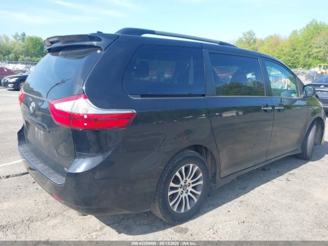 5TDYZ3DC2JS926543 Toyota Sienna Xle 8 Passenger