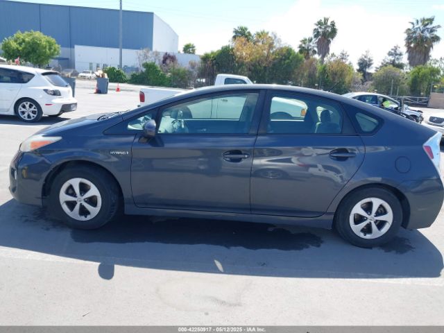 JTDKN3DU2E0377039 Toyota Prius Two