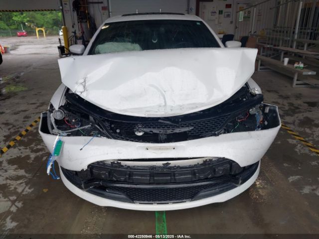 1C3CCCBG5FN604658 Chrysler 200 S