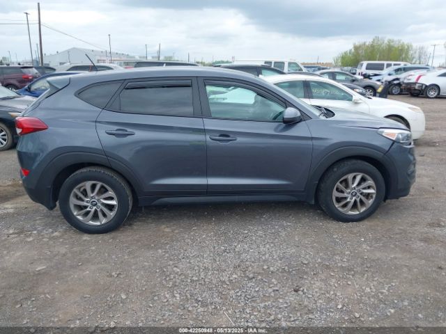 KM8J23A44HU379084 Hyundai TUCSON SE