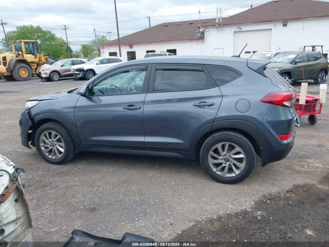 KM8J23A44HU379084 Hyundai TUCSON SE