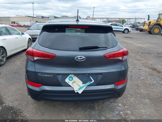 KM8J23A44HU379084 Hyundai TUCSON SE